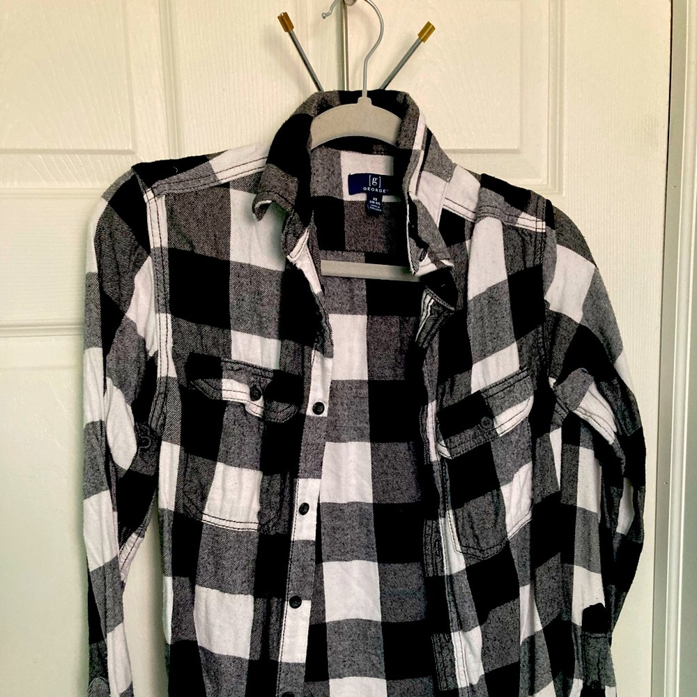 Black/white flannel. XS